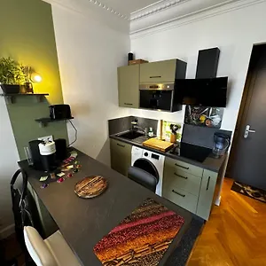  Appartement Studio Neuf Et Proche Des Plages De Les Pins